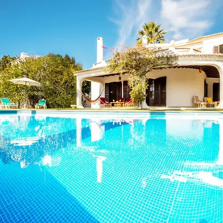 Villa In Gale With Pool & Beach Nearby Villa