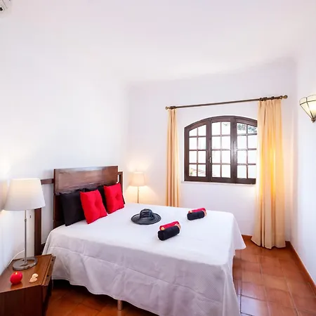 Villa In Gale With Pool & Beach Nearby Villa