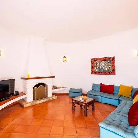 Villa In Gale With Pool & Beach Nearby Vila Albufeira